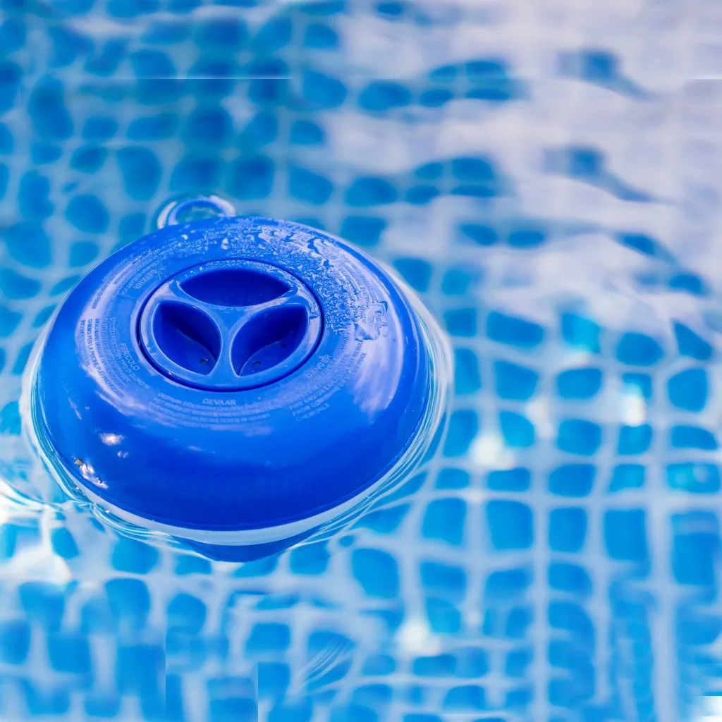 Universeller schwimmender Chemikaliendosierer für Chlor- und Bromtabletten – Reinigungsgerät für Pool, Spa und Whirlpool