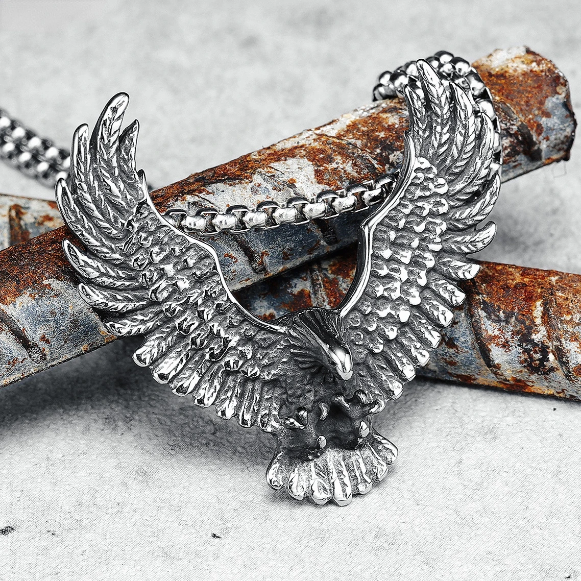 Flying Eagle Pendants Men Necklace 316L Stainless Steel Wild Hawk Hunting Chain Rock Party for Friend Male Jewelry Special Gift