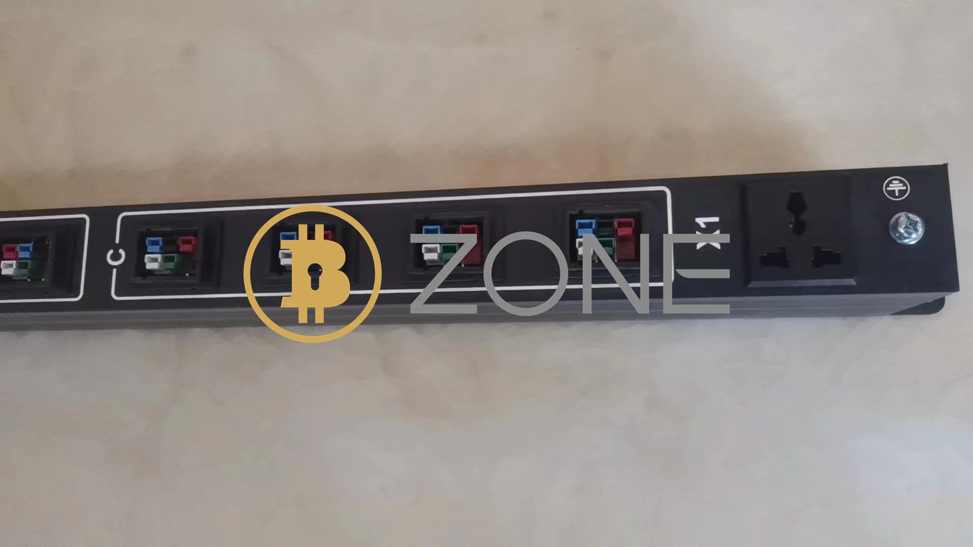 Imagem -05 - Phase Bitcoin Miner com Refrigeração a ar 12 Mineiros T21 S21 S19j xp S19j Pro Suporte Pdu Bitmain3