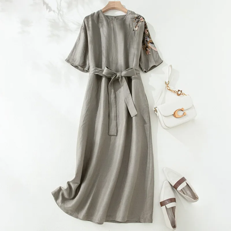 กระโปรงยาวผ้าลินินผสมฝ้ายสไตล์วินเทจสีสันสดใสสำหรับผู้หญิง ดีไซน์ศิลปะทรงหลวม พร้อมเข็มขัดปักลายที่เอว ความยาวปานกลาง