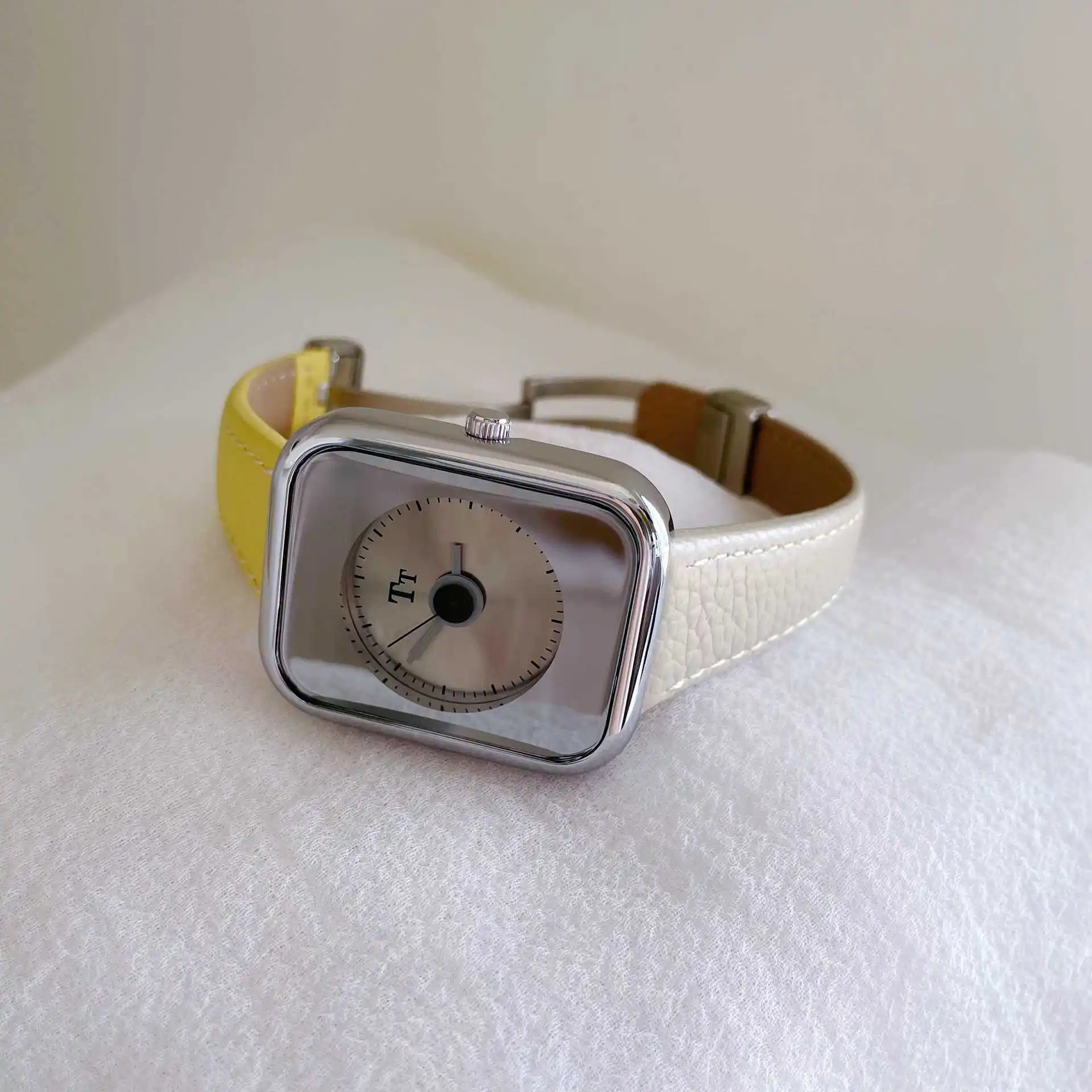 New Stylish Women'S Square Dial Watch With Two-Tone Leather Strap Premium Selection Fashionable Quartz Wristwatch, Women'S Gift.