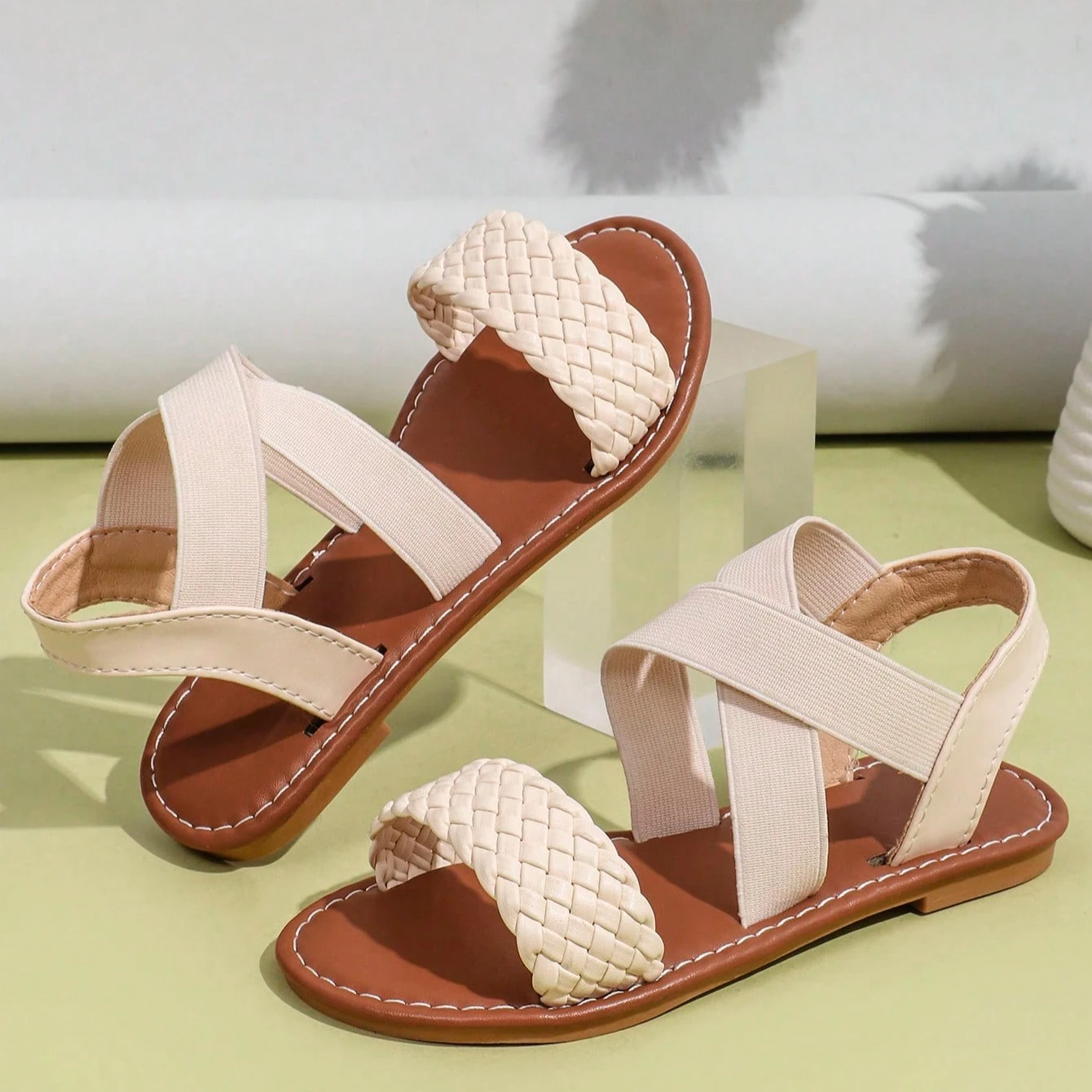 Mädchen-Ledersandalen 2026 Neue Sommer-Kleinkind-Sandalen mit Flechtmuster Rutschfeste Einfache Klassische Prinzessinnen-Sandalen für Party, Hochzeit und Alltag – Detail 6