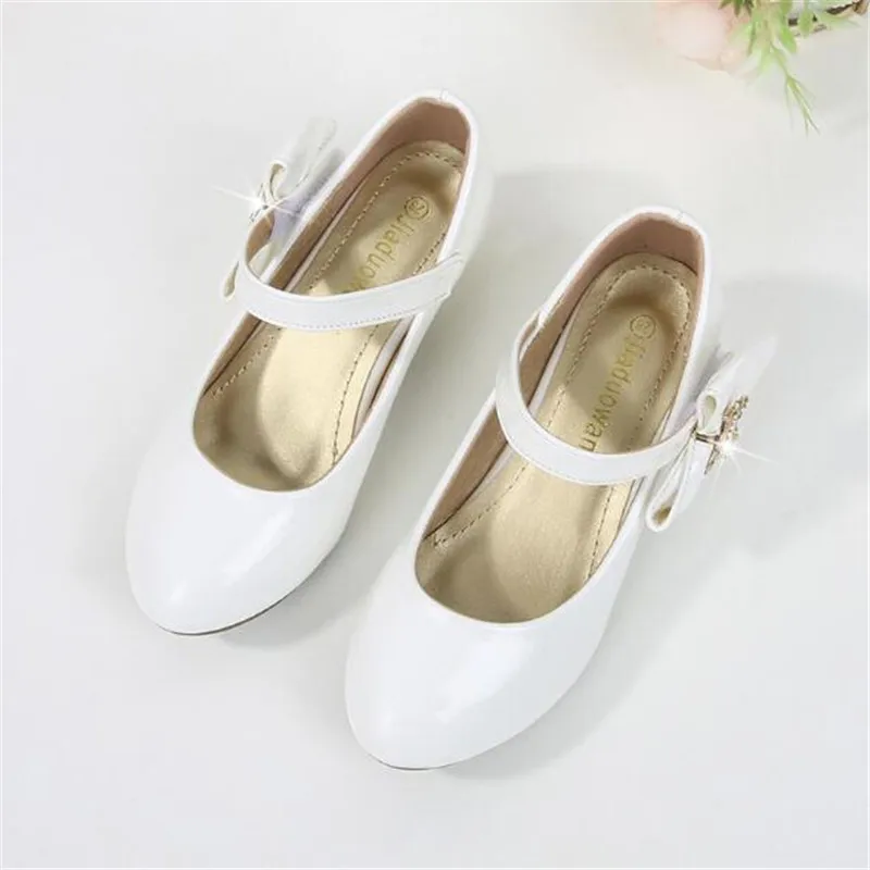 Zapatos de cuero para niñas, calzado de tacón alto de princesa, color blanco y negro, para baile y fiesta de boda, novedad de primavera, 26-38, 2023