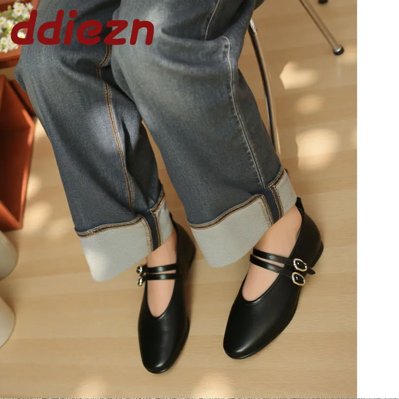 

2025 Fashion Buckle Strap Ladies Mary Janes Lolita Shoes Female Height Increasing Footwear Round Toe Women Flats With Shoes