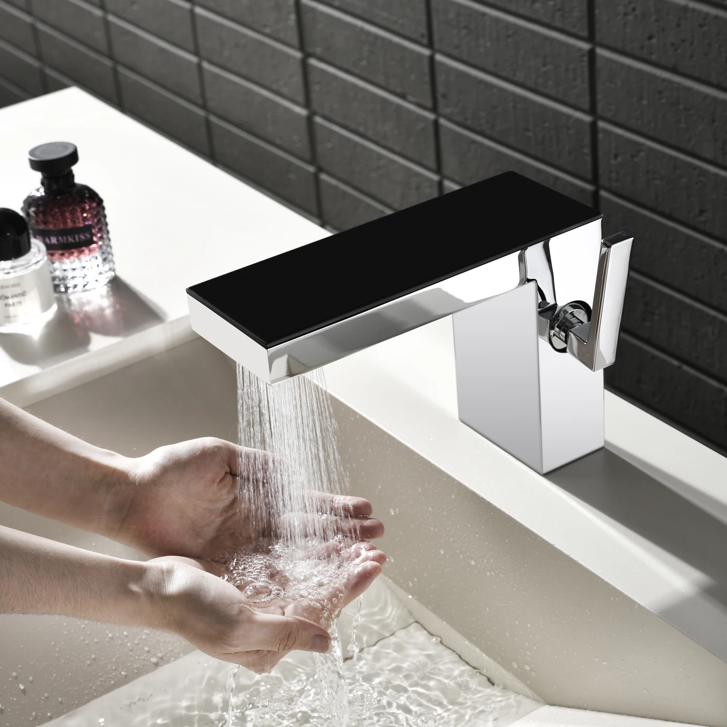 

Deck Mounted Single Hole Waterfall Sink Faucet Bathroom Hot and Cold Mixer Taps One Handle Vanity Sink Faucet Chrome