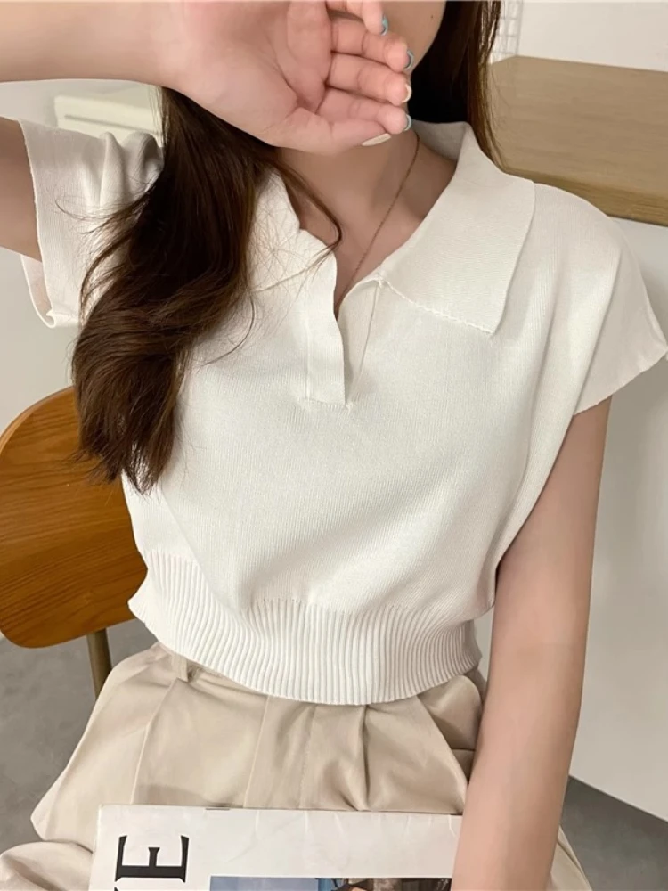 AOSSVIAO 2025 ใหม่รูปแบบ Collared เสื้อกันหนาวอเนกประสงค์แขนสั้นถักสําหรับฤดูใบไม้ผลิและฤดูร้อนผู้หญิงเสื้อผ้า Crop TOP