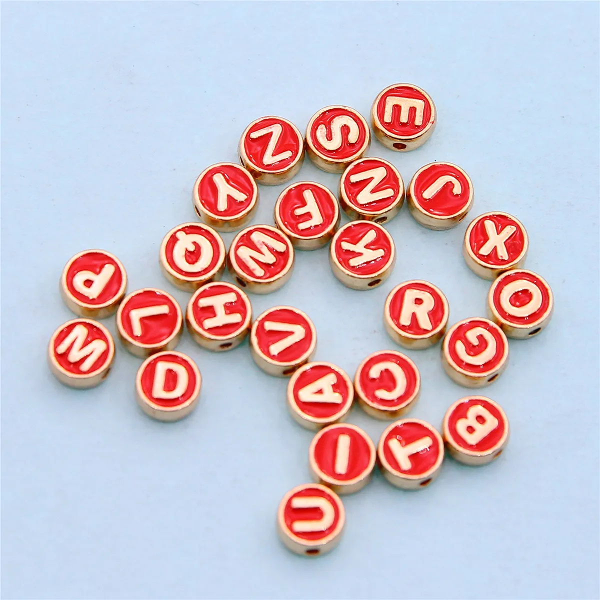 Cuentas espaciadoras de letras rojas de Metal, abalorios redondos de aleación de doble cara para fabricación de joyas, pulsera hecha A mano, collar Ac, 10 piezas A-Z, 8mm