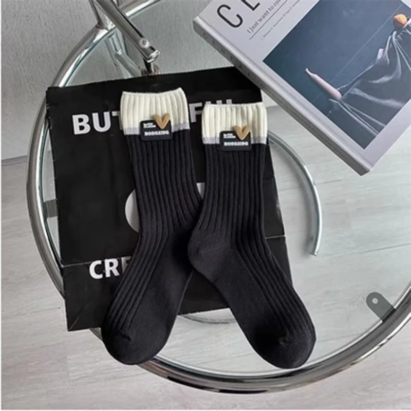 1/4 Paar Damen-Socken mit herzförmigem Logo, mittlere Röhre, Frühling und Sommer, dünn, atmungsaktiv, modisch, Dopaminfarben, lässige Socken – Detail 15