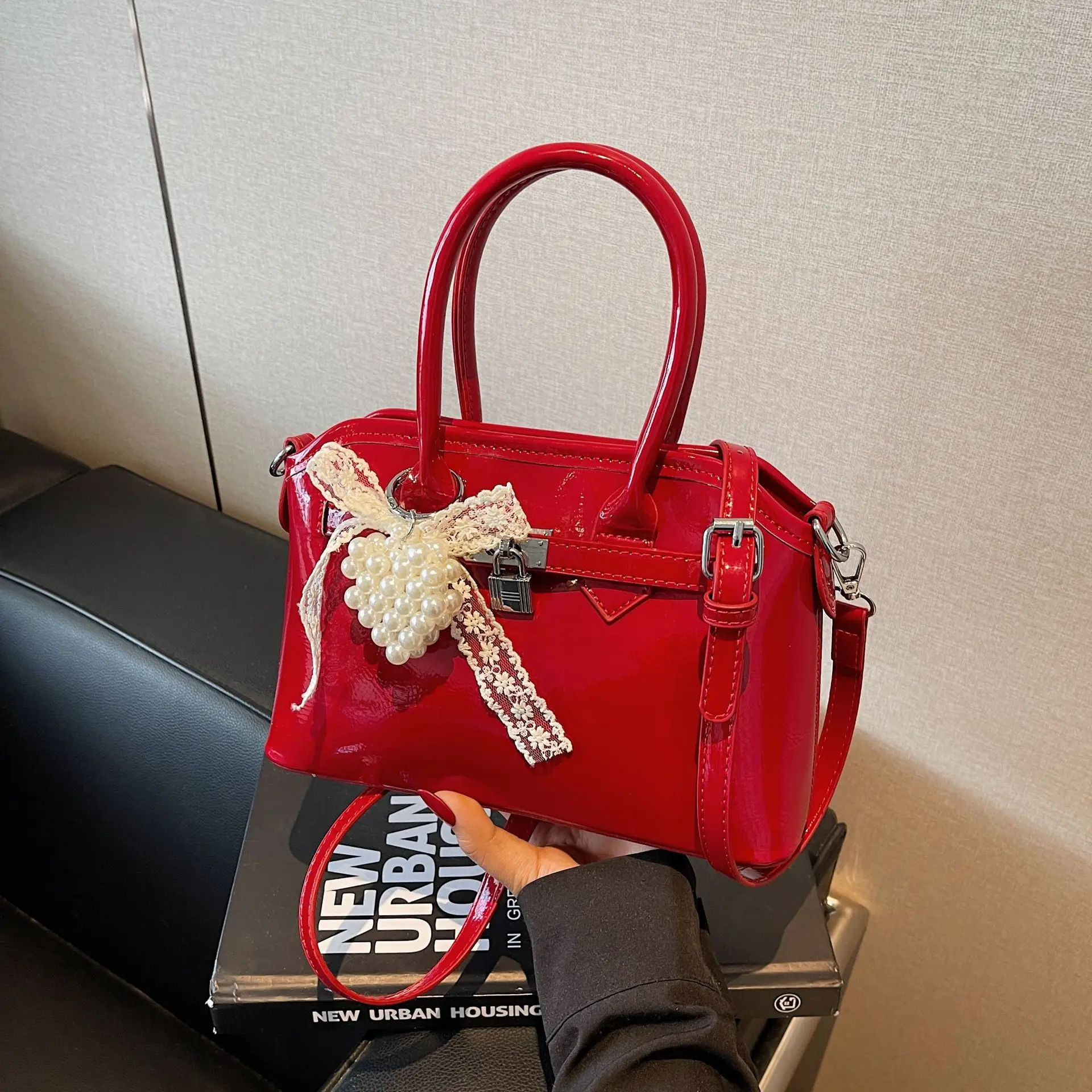 

Luxury Top Handle Bag for Women Designer Shoulder Crossbody Bag Simple Style Lightweight Practical Daily Use High Quality