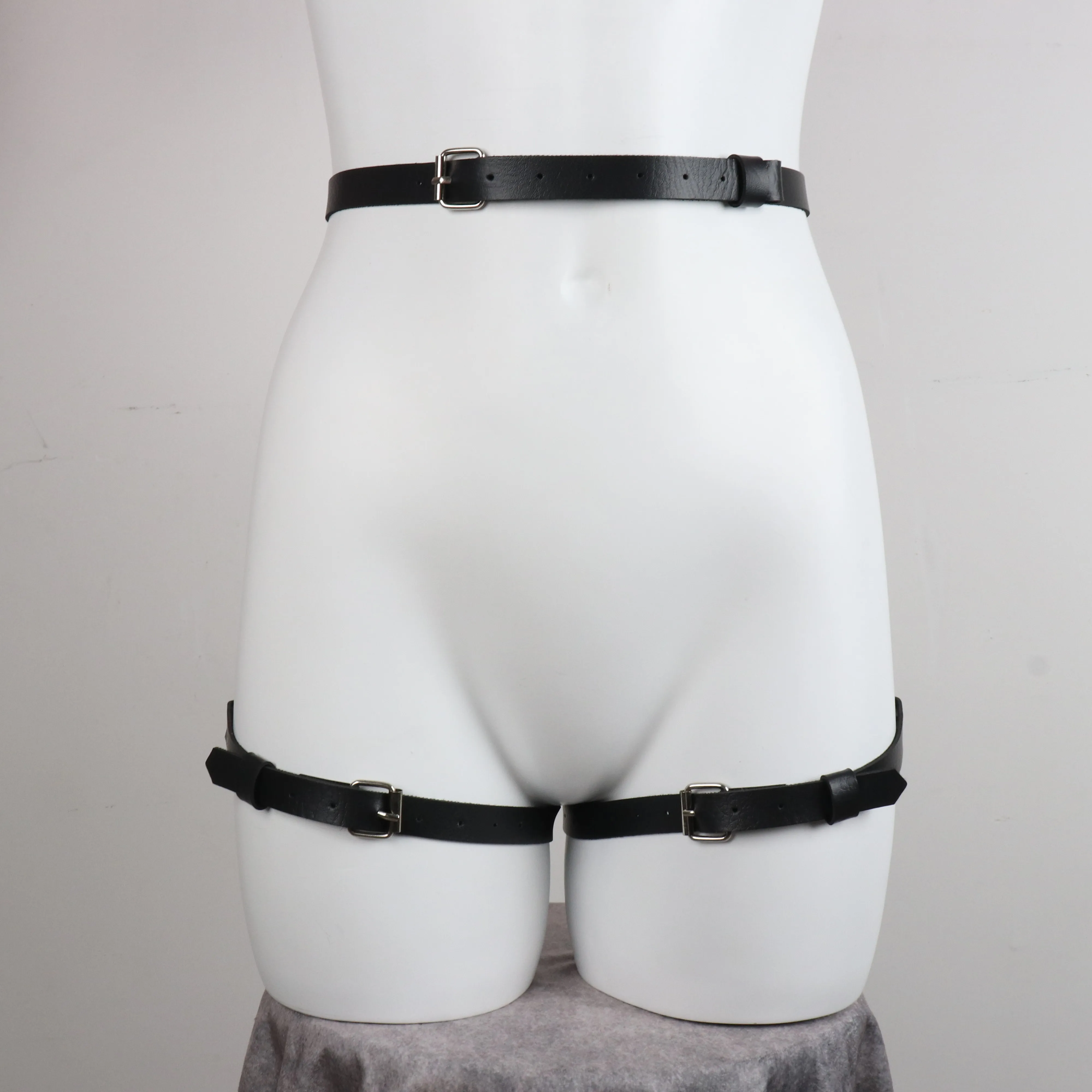 Sexy Lingerie Women\'s Bowknot Leg Harness Faux Leather Buttocks Adjustable Suspenders Gothic Garter Thigh Sword Belt Fetish Seks