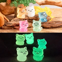 Figurines Miniature Noctilucent Cute Mini Cat Micro Landscape Ornaments For Home Decorations Decor Room Desk Accessories