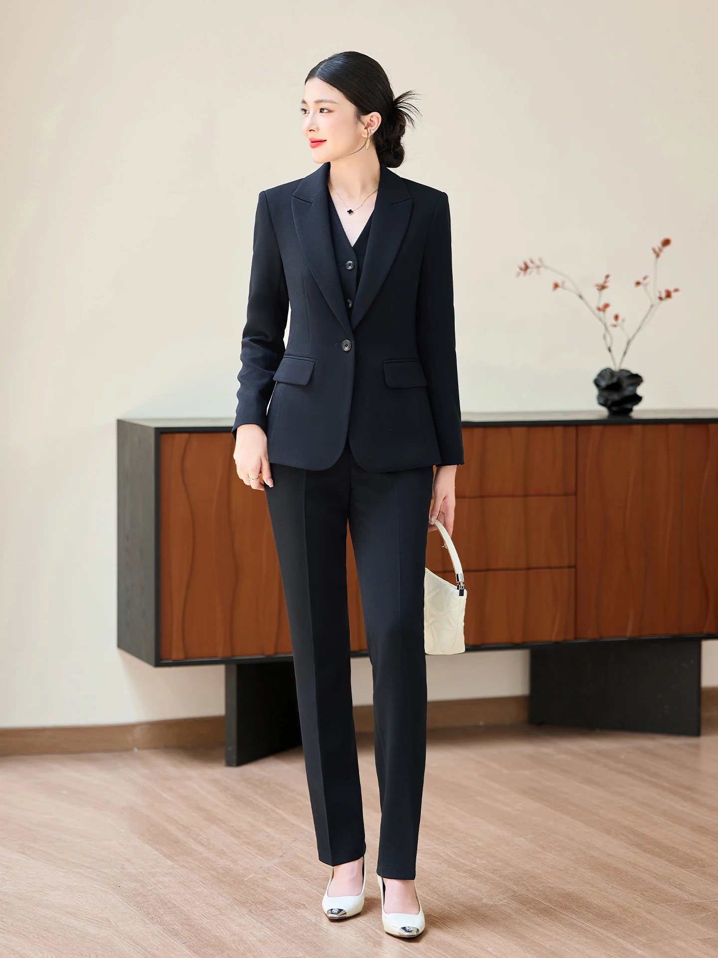 

AIyssa Модные профессиональные женские брюки-двойка + пиджак. Изысканный элегантный, удобный приталенный крой. Новый стиль 2025 года