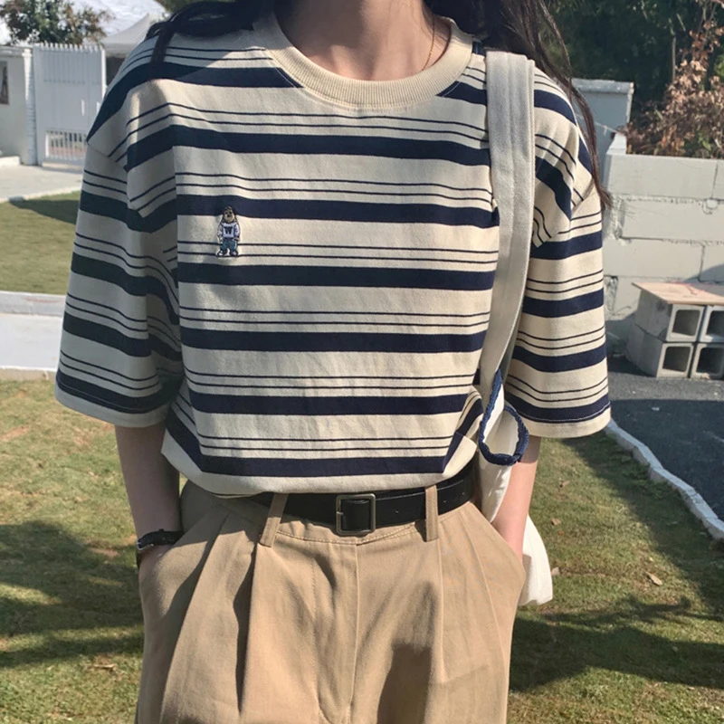 

Винтажные полосатые женские футболки с короткими рукавами, новинка 2025 года, повседневные свободные футболки с вышивкой, Claasic, универсальные женские топы с круглым вырезом