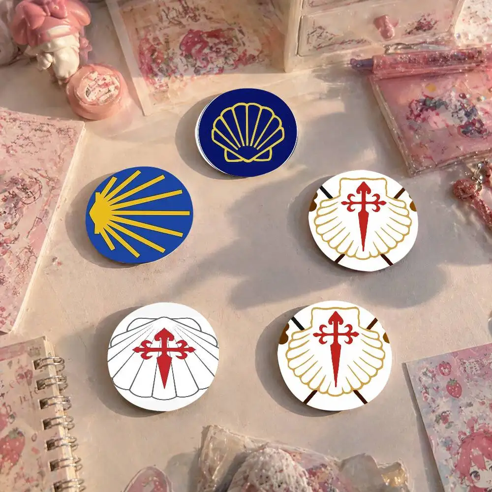 A-Yellow Camino De Santiago Scallop Anime Round Badges, Brooches, Clothing Accessories, Birthday Gifts, Anime Conventions
