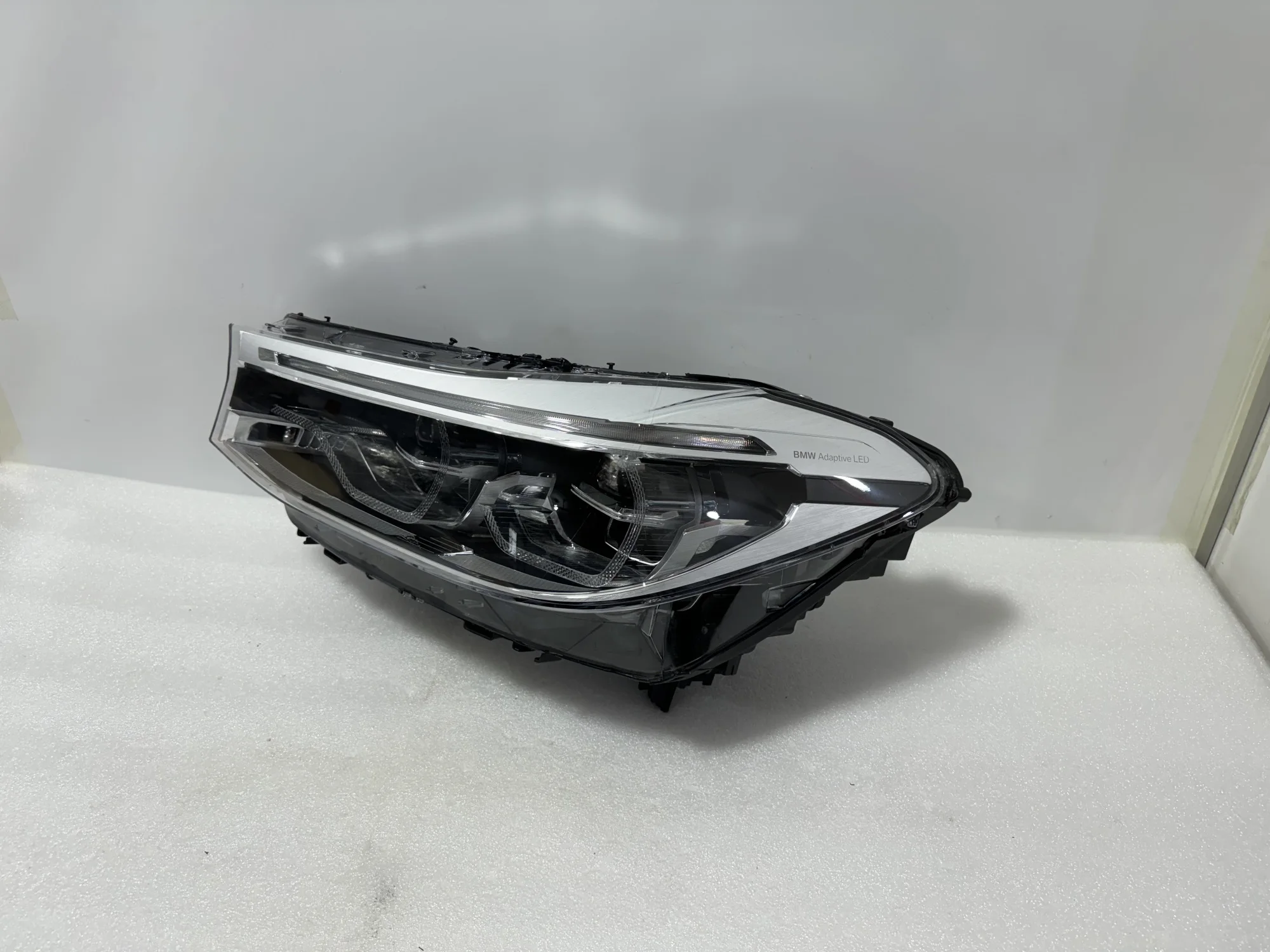 

Высококачественные и самые продаваемые светодиодные фары, подходящие для автомобильной системы освещения BMW 6 серии GT G32.