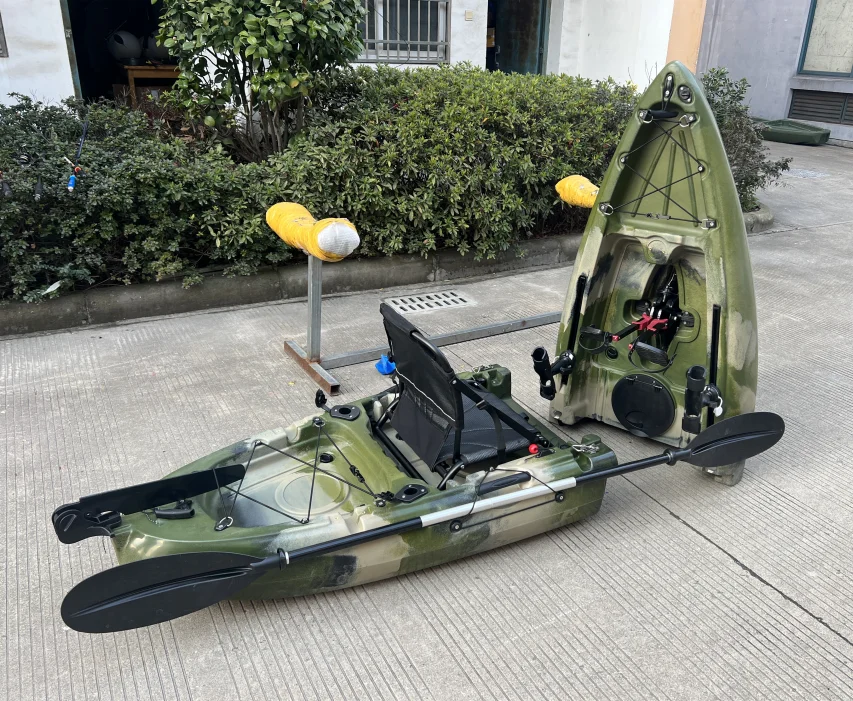 factory wholesale New style Mini Sit on Top portable detachable pedal fishing kayak easy to transport and stock