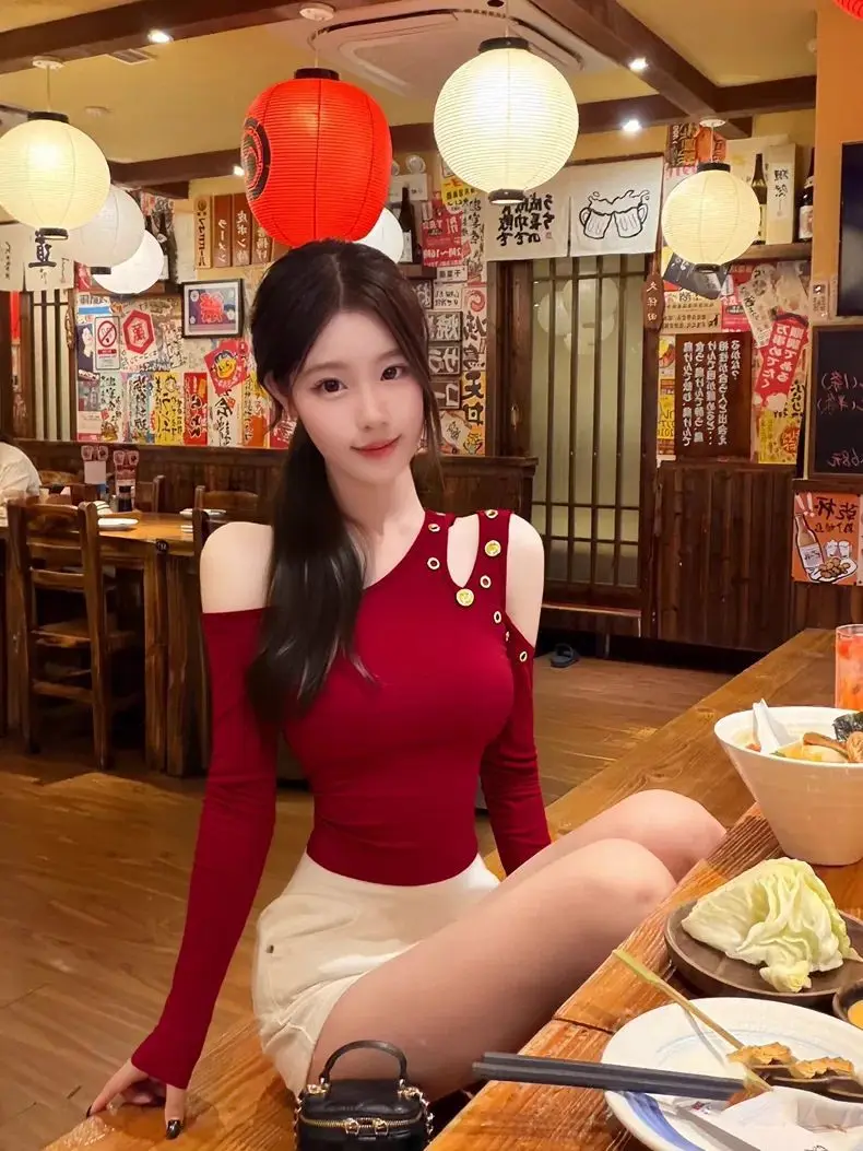 Daily Y2K Grunge Hot Lady Red One-Shoulder Cutout Long Sleeve Crop Top Slim Fit Shirt with Gold Button Detail Streetwear Spring