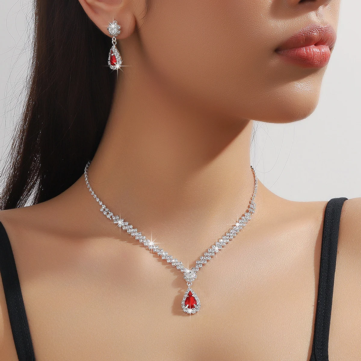 3 Pieces Fashionable Women's Water Drop Necklaces Earrings Set