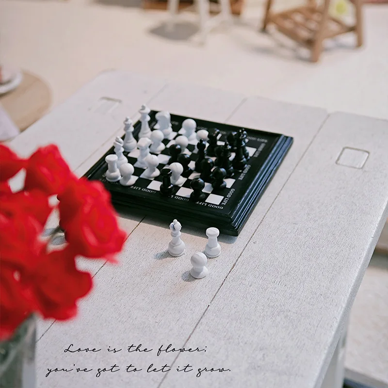 Tablero de ajedrez en blanco y negro en miniatura 1:12, modelo de escena, accesorios de fotografía, accesorios para casa de muñecas, Mini ajedrez, decoración para casa de muñecas