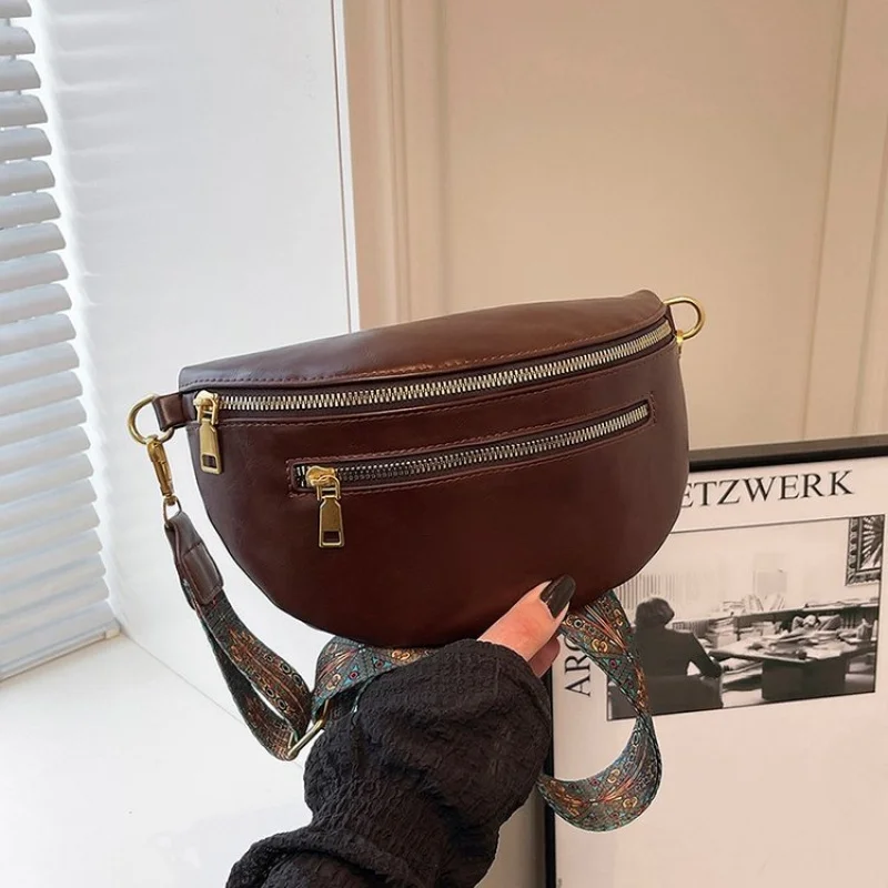 Luksusowa, ekskluzywna skórzana torba damska typu tote, popularny, klasyczny, elegancki, modny design, torba do pracy, codzienna, na co dzień.