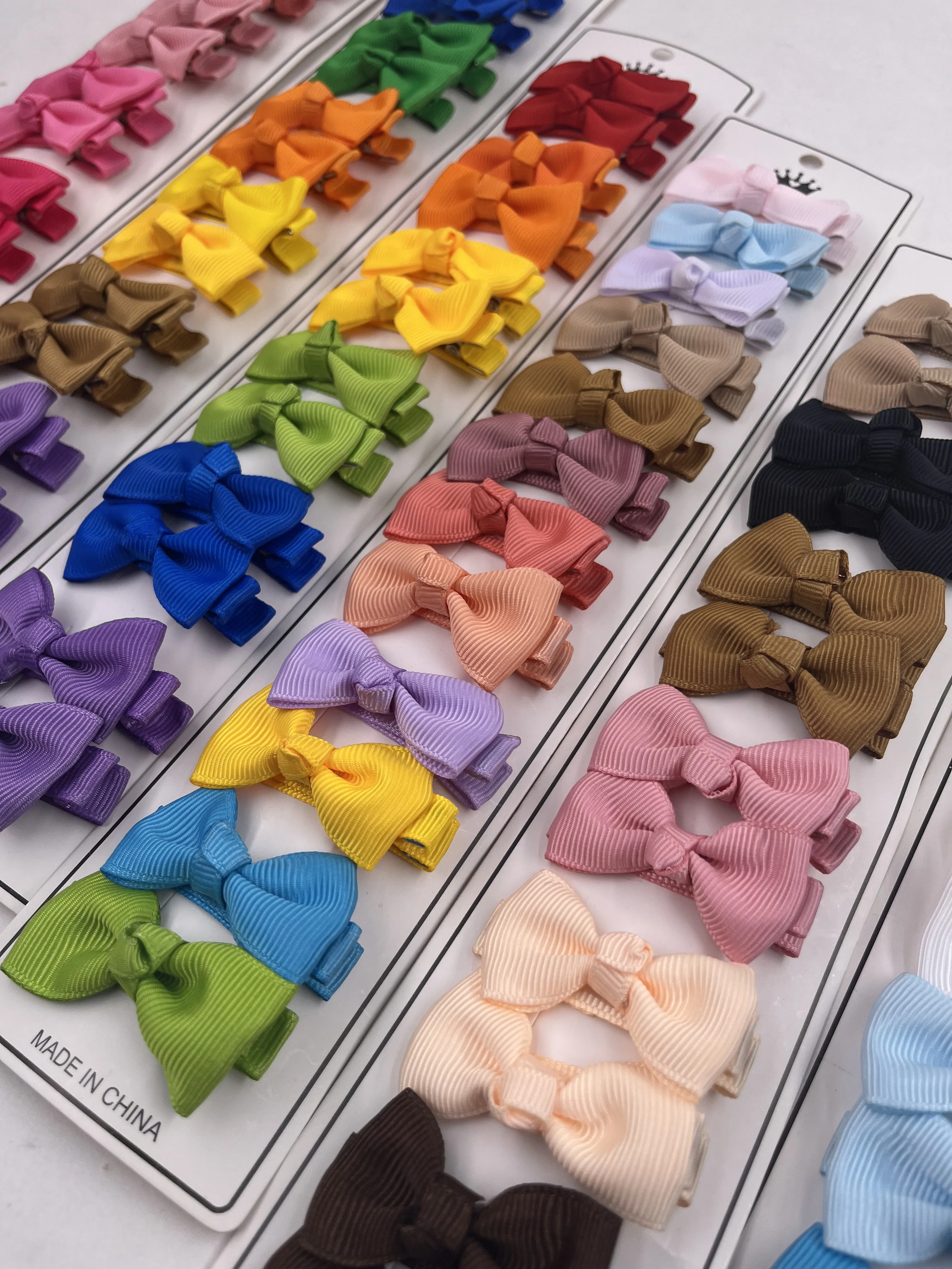 12Pcs/Lot 4.5cm Solid Grosgrain Ribbon Bowknot Kids Hair Clips Handmade Bows Baby Girls Barrettes Hairpins Photo Props Gift Set