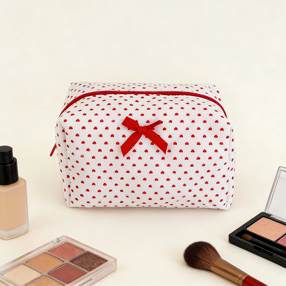 Großhandel Rote Herz Beutel Hand Damen Kosmetiktasche Frau Federmäppchen Toilette Make-Up Organizer Lagerung Niedliche kleine Make-up-Tasche