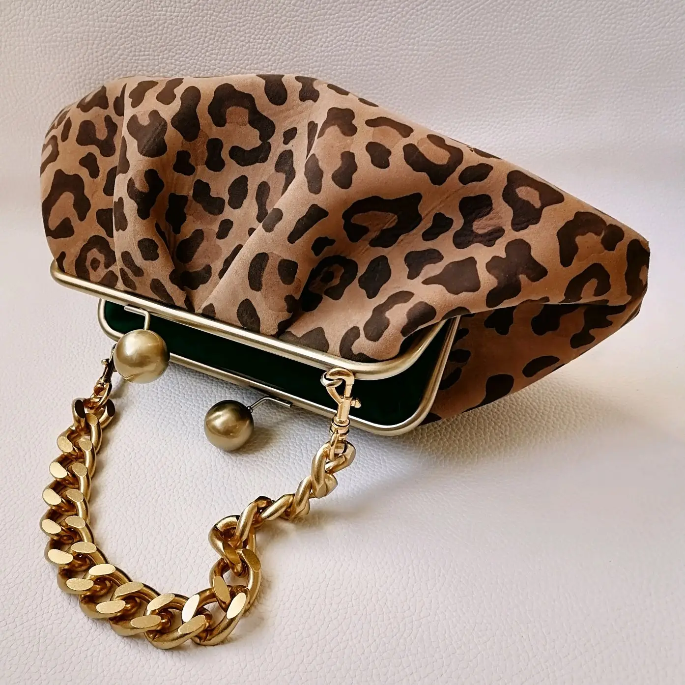 

LOST IN VINTAGE Leopard Print Animals Fabric Soft Smooth Owl Bag Balls Bronze Kiss-lock Large Purse Clutch 40x17x16cm