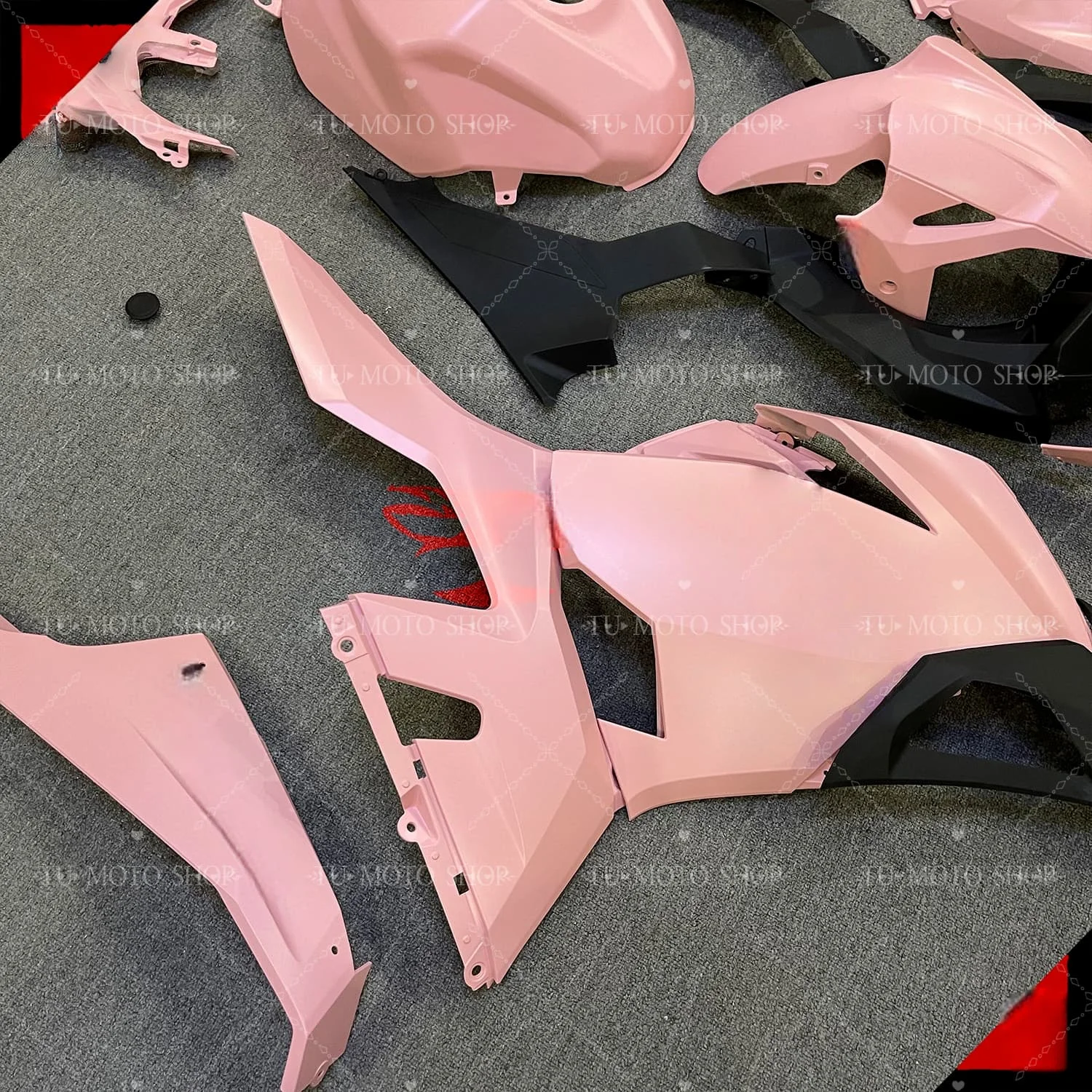 Suitable for Kawasaki Ninja Ninja Ninja 400 18-22 year old grille print pattern pink motorcycle fairing