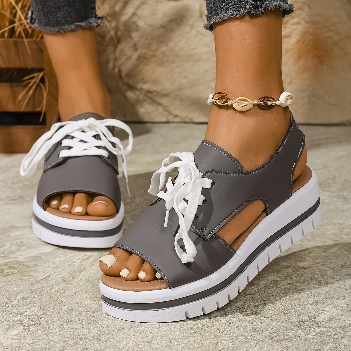 

2025 new casual solid-color sports thick-soled sandal for women, large-sized open-toe lace-up beach sandals for export