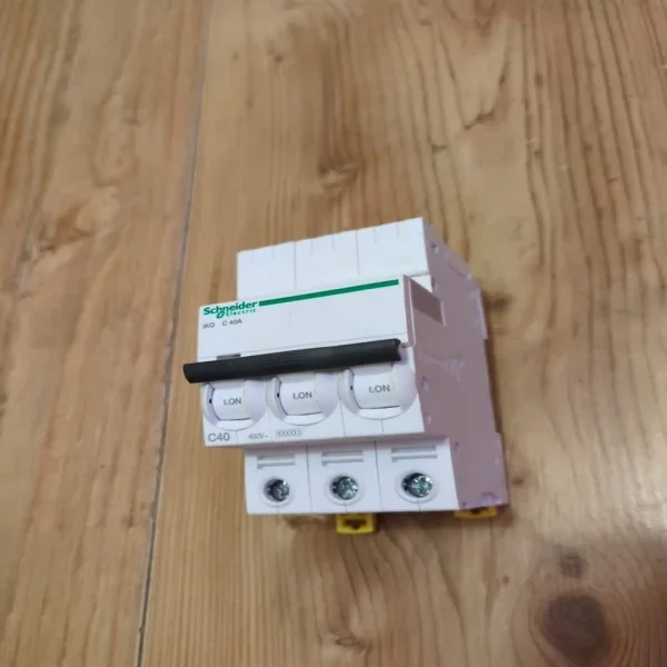 

2026 Ikq C40 40a Type C 3-phase Mcb Circuit Breaker , Sent Brand New Original Spot Plc