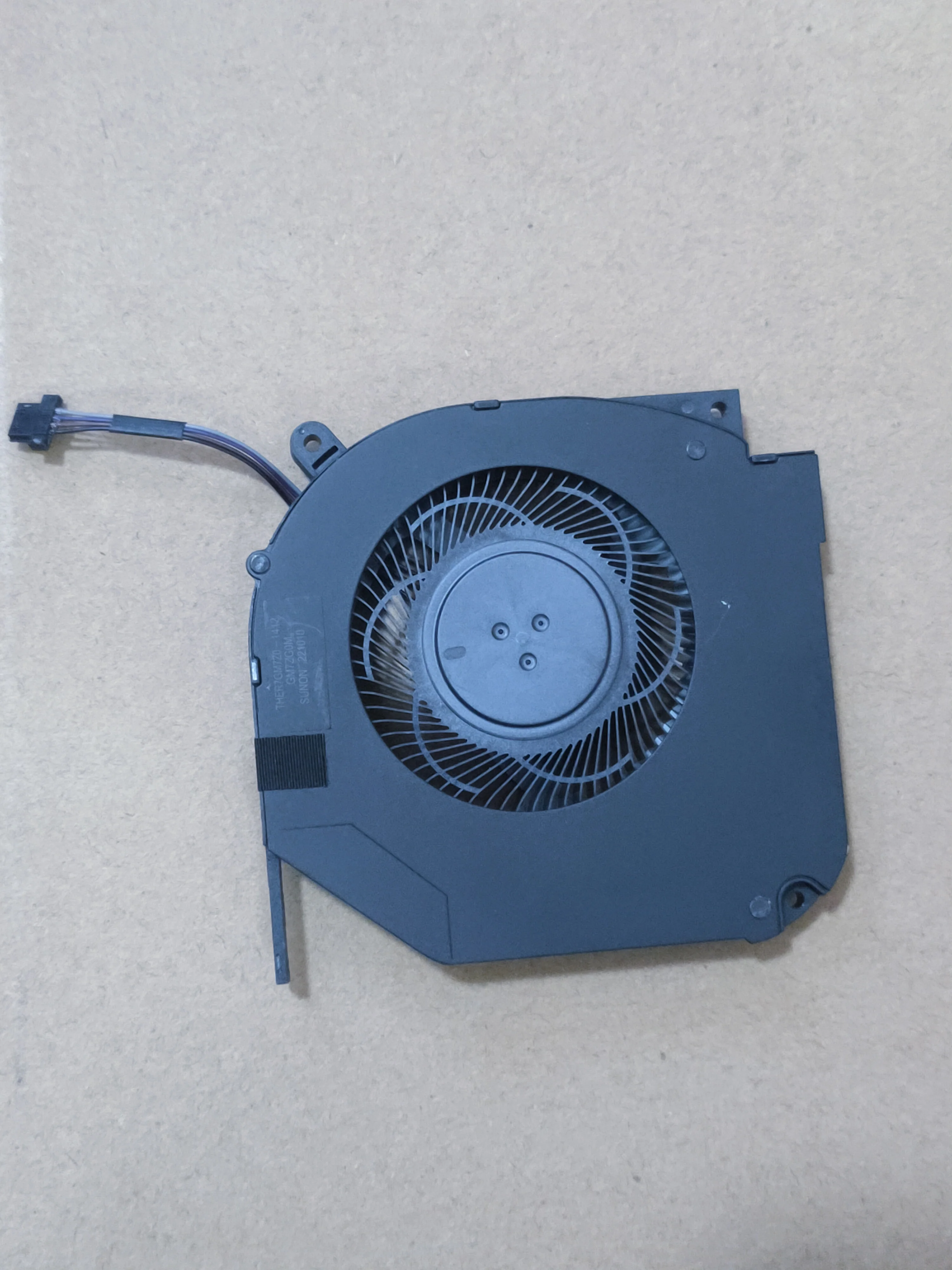 

Новый GM7ZG0M MG75090V1-1C100-S9A 5V 2,50 W THER7GM7Z0 Fan