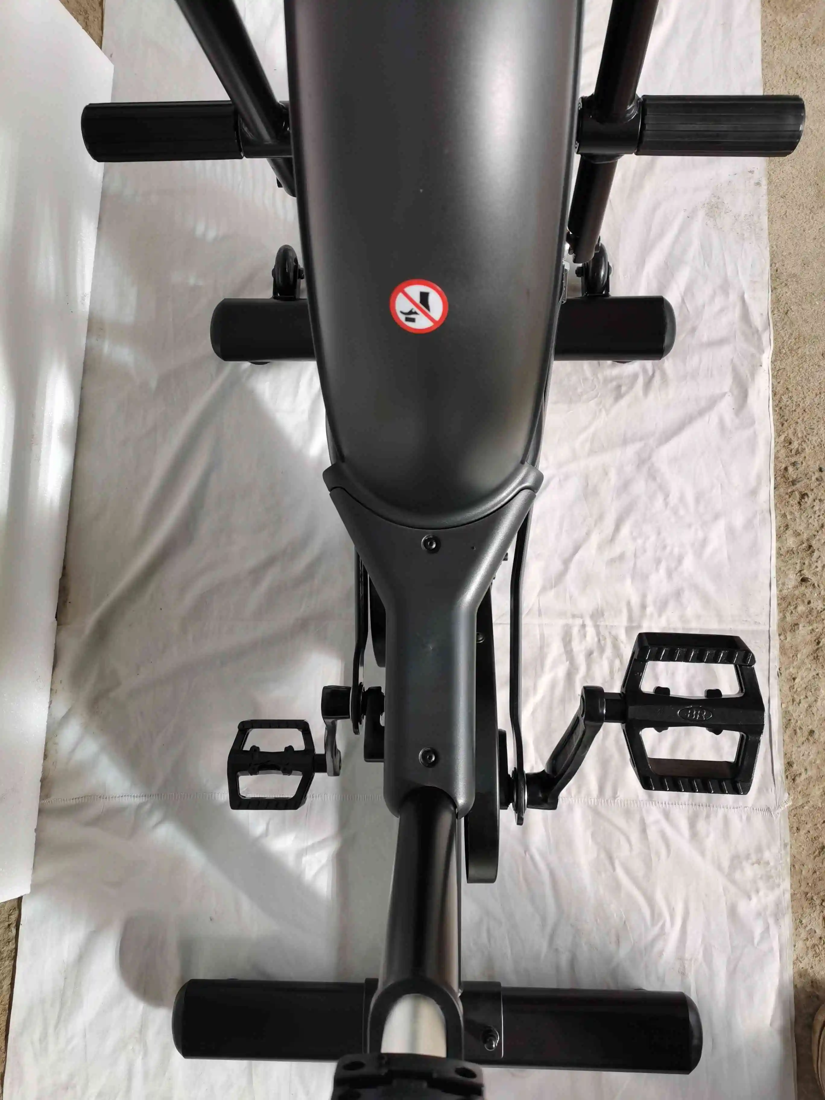 2023 New Design Logo Free Wind Resistance Chain & Belt Driven Air Bike Airbike