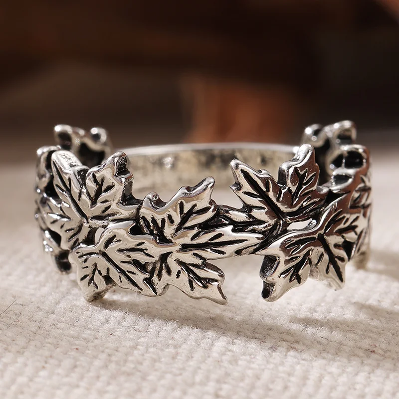 Ladies' Fashion Silver Plated Ring With Maple Leaf Continuous Carving Shape Metal Texture Ring Daily Commuting Leisure Accessory