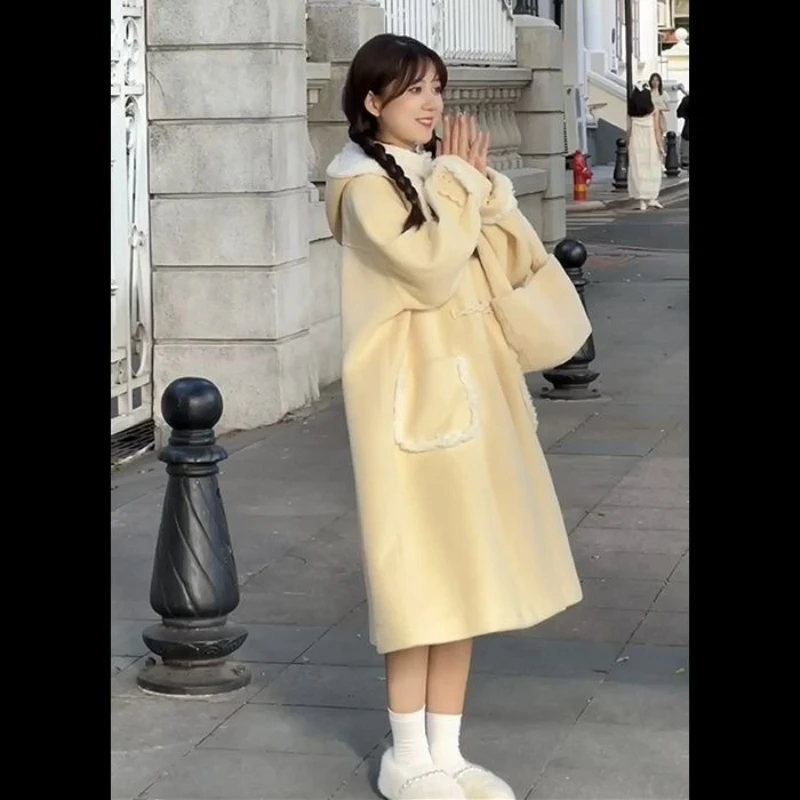 بلون معطف دافئ 2026 الخريف/الشتاء موضة منتصف طول معاطف صوفية مع أزرار القرن كيب قبعة الحلو معطف المرأة الأنيقة #1