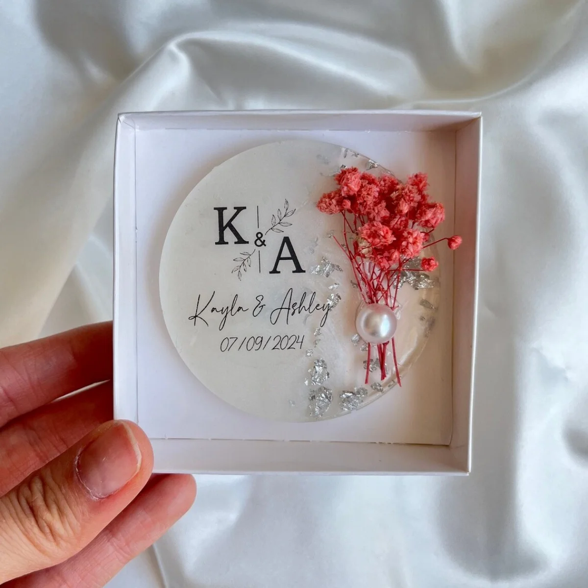 

10 шт. пользовательские магниты на холодильник, свадебные сувениры, подарок на помолвку, магнит из сушеных цветов для гостей, свадебные подарки, свадебный магнит, эпоксидная магна