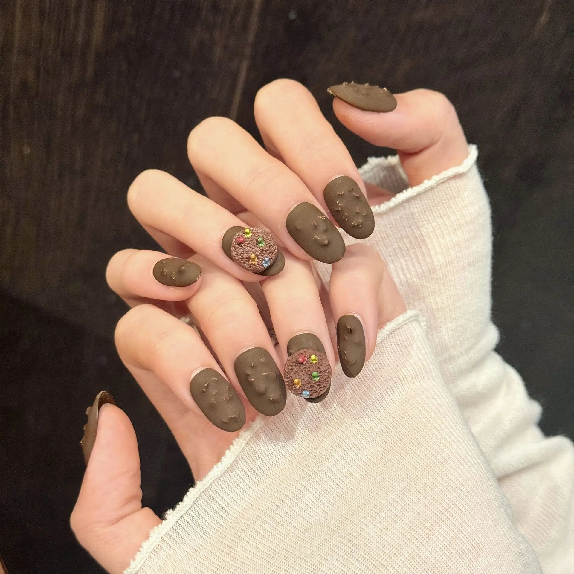 

10pcs Handmade Short Oval Press on Nails Cartoon 3D Chocolate Cookies Design Sweet Cute False Nails Wearable Nails Art For Girls