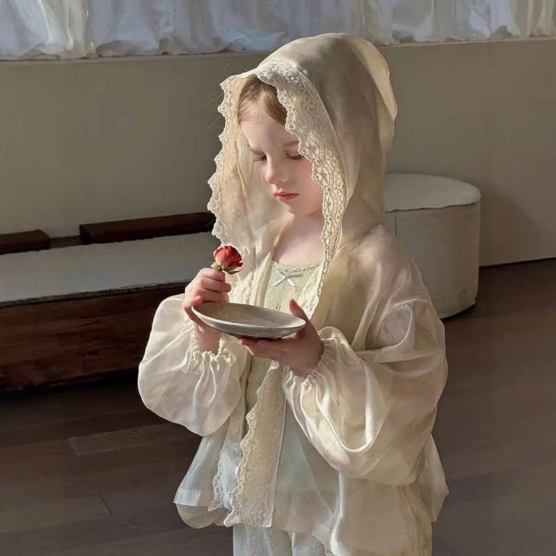 

Пальто с кружевной отделкой для девочек, детская летняя модная верхняя одежда с принтом для защиты от солнца, детские тонкие уличные куртки на одной пуговице для детей от 3 до 10 лет