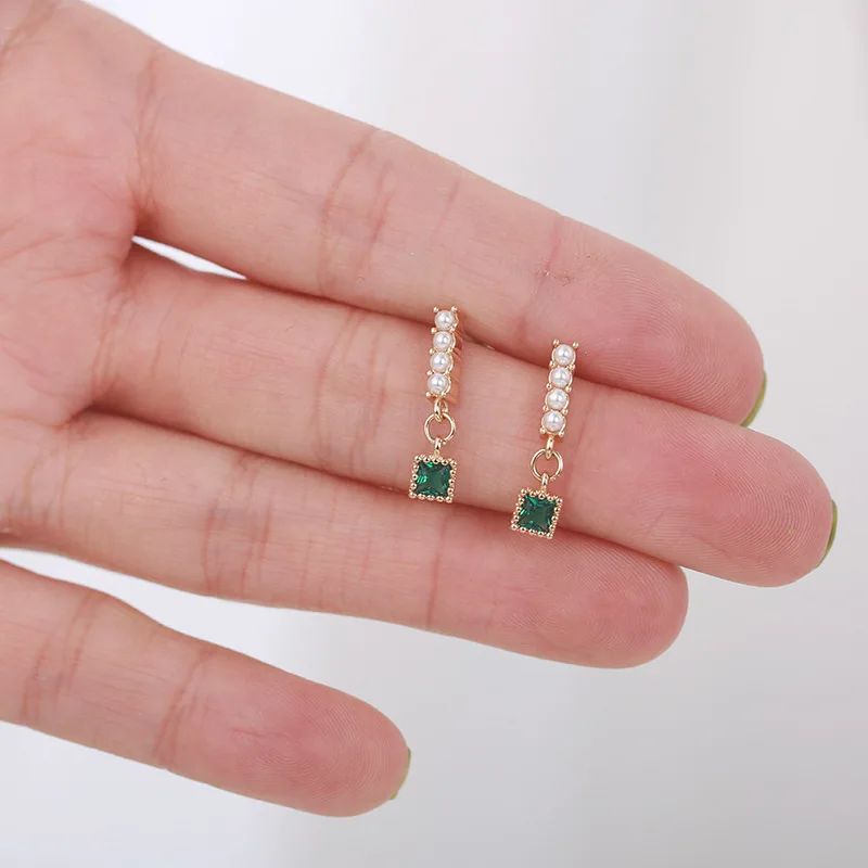 Hypoallergenic Minimalist Jewelry Korean Fashion Delicate Tiny Gem Pearl Beaded Bar Square Emerald Green Earrings For Girls