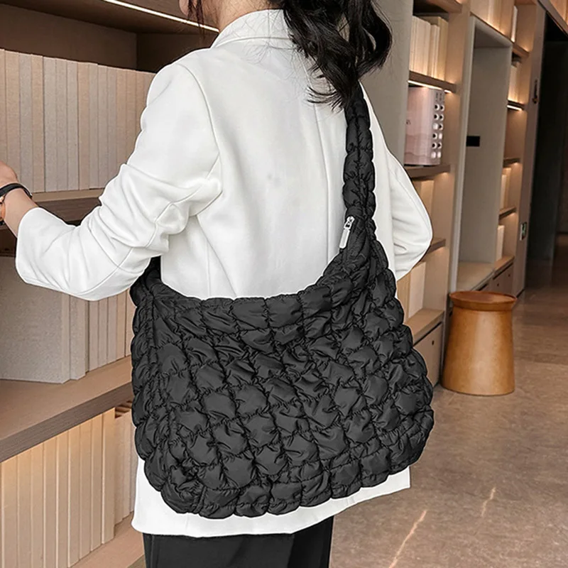 Korean New Folded Cloud Package Versatile Fashion One Shoulder Handheld Dumpling Large Capacity Down Cotton Underarm Women\'s Bag