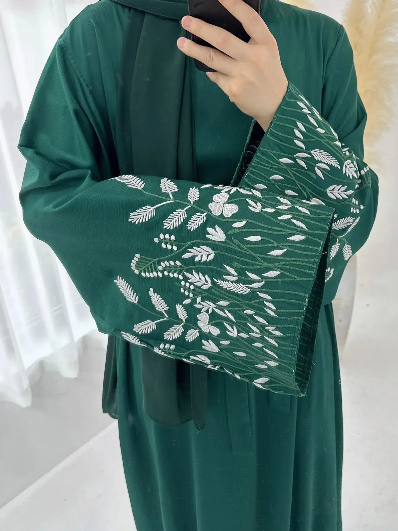 Fashion Flowers Embroidery Muslim Dress Robe Abaya Female Full Length Muslim Outerwear Worship Service Abaya with belt wy2045