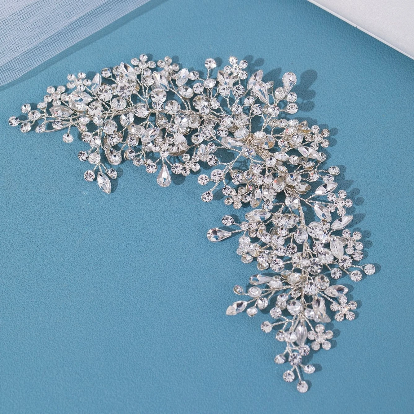 الفاخرة كريستال عقال هيرباند اليدوية الأميرة تيارا تاج لحفل الزفاف حفل زفاف إكسسوارات الشعر مجوهرات خوذة