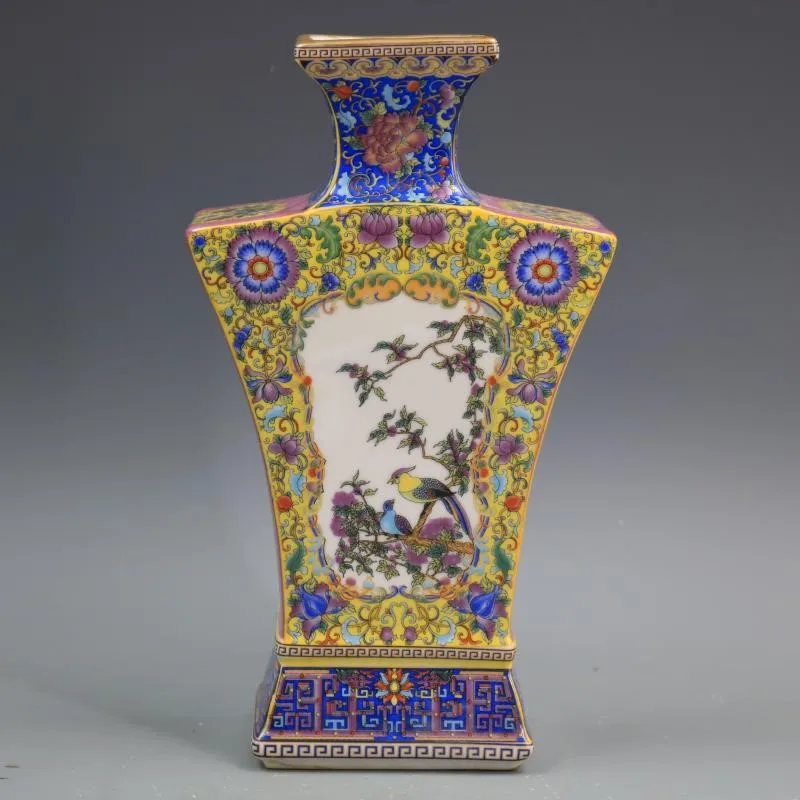 

2024 New Arrival Creativity Chinese Square Flower and Bird Pattern Vase Vintage Ceramic Vase Home Decoration Ornament LF562