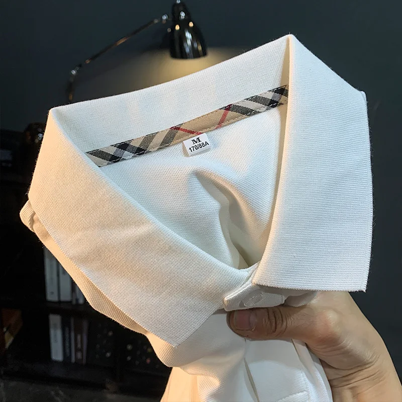 الراقية قصيرة الأكمام بولو الرجال 2025 الصيف ضوء الأعمال عادية نصف كم بلون التلبيب تي شيرت