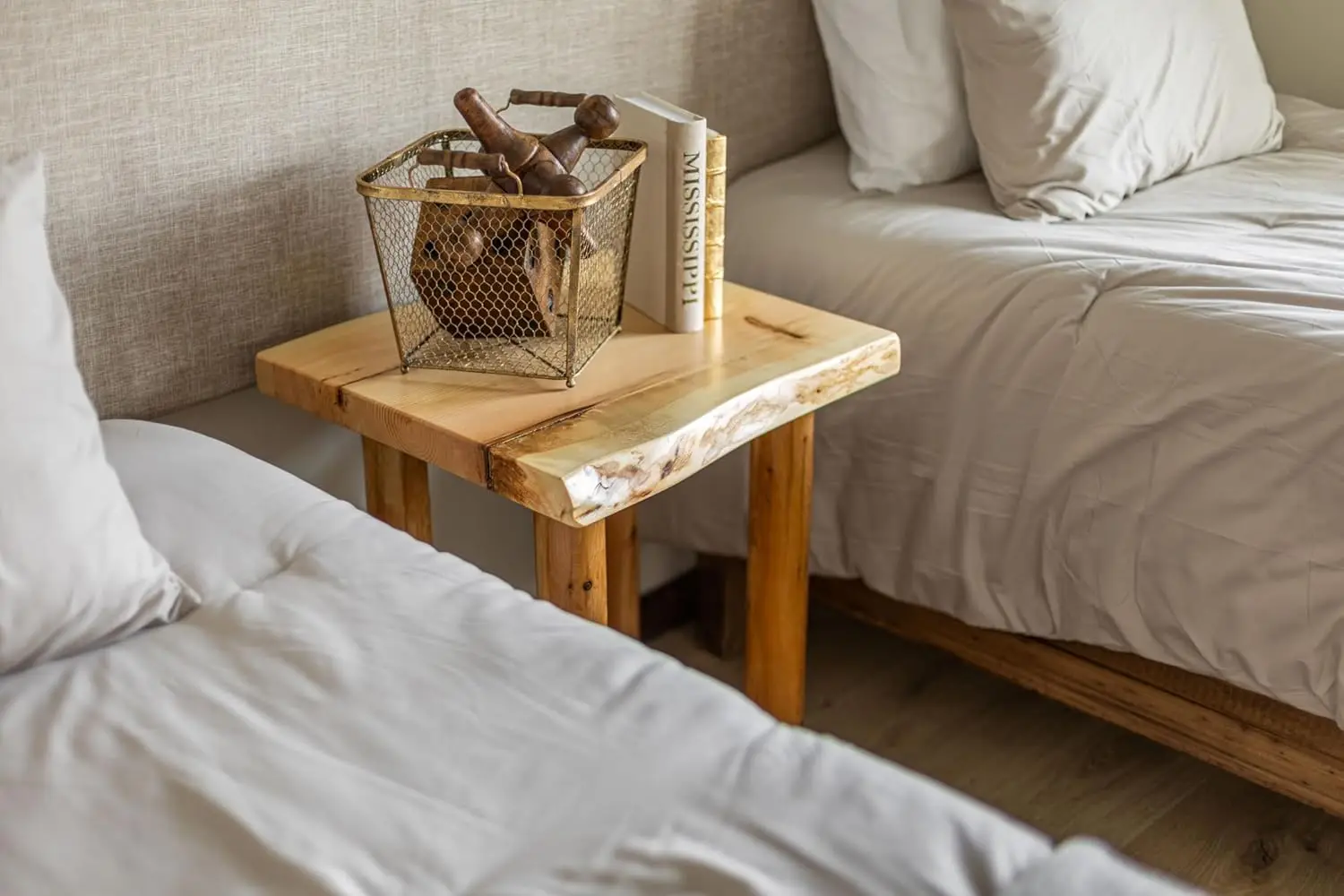 Srl rústica log mesa final, pinho e cedro, pequena mesa final interior, mesa final de madeira, lâmpada mesa, mesa de planta, noite Stand