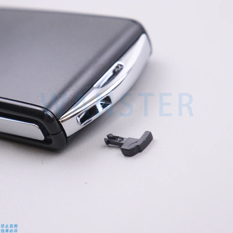Open The Switch of The Key Casing for Volvo S60 V60 S90 V90 XC40 XC60 XC90 C40 EX90 Car Remote Key Parts Accessories