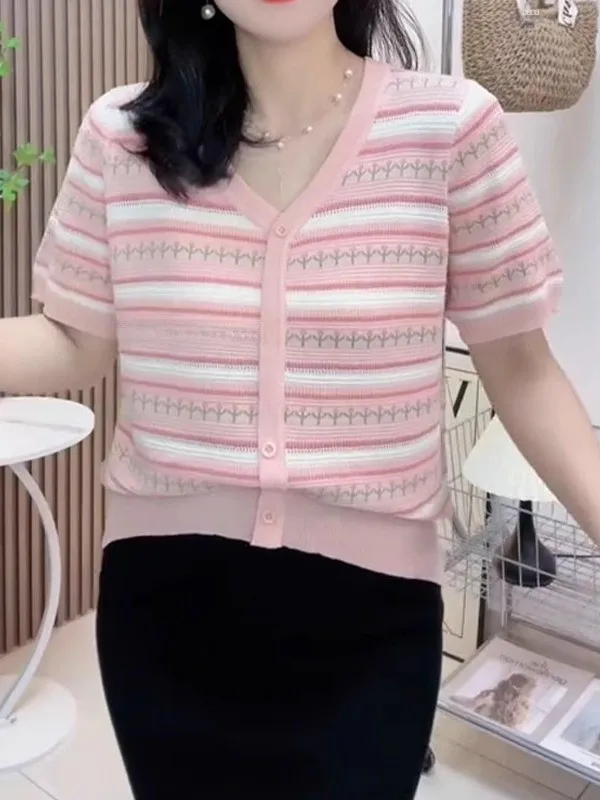 

Летний вязаный топ свободного кроя с V-образным вырезом из ледяного шелка, больших размеров, женский, в полоску, стройнящий, универсальный, в корейском стиле