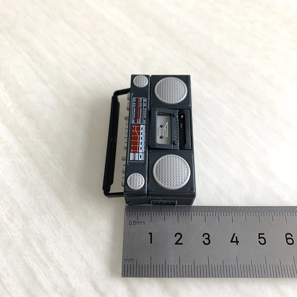 1/6 مقياس المشهد الملحقات دمية مصغرة الرجعية الكلاسيكية راديو نموذج الشريط راديو قديم مصغرة مسجل شرائط لشريط Blyth