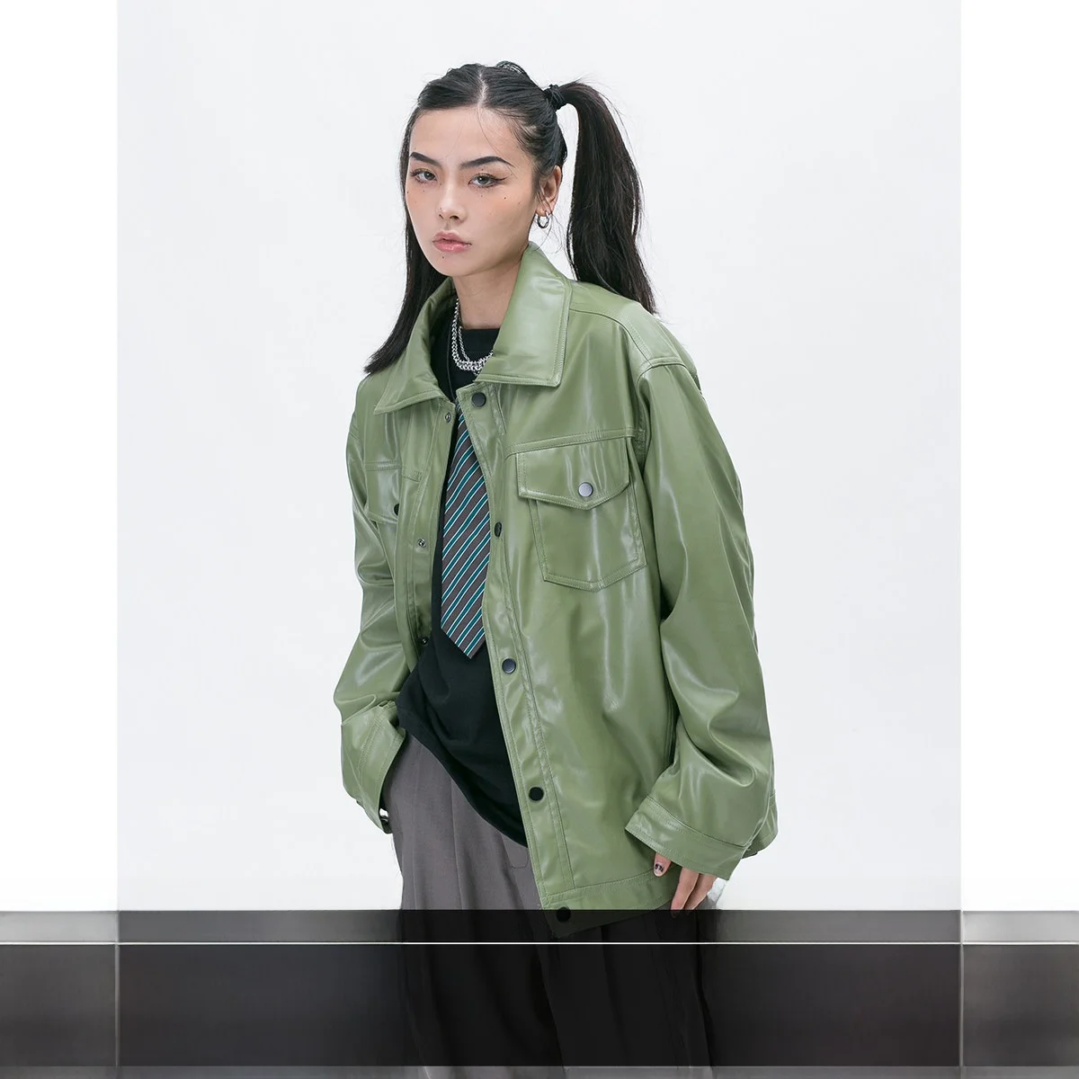 

Street Style Loose Fit Casual Leather Jacket Women's Fashion Hong Kong Style Turn-down Collar Single Button Outerwear