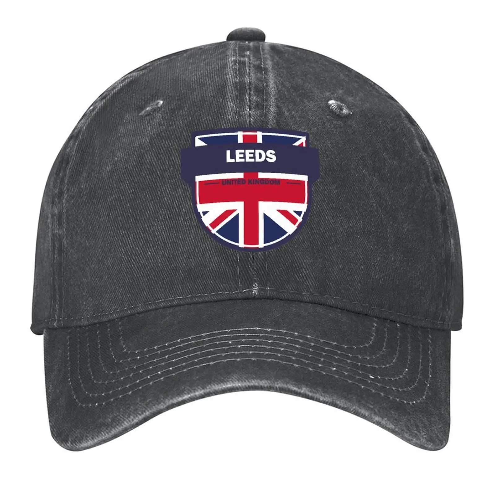 

Leeds Shield with United Kingdom's Flag Minimalistic & Classic Baseball Cap Anime sun hat Men's Luxury Women's