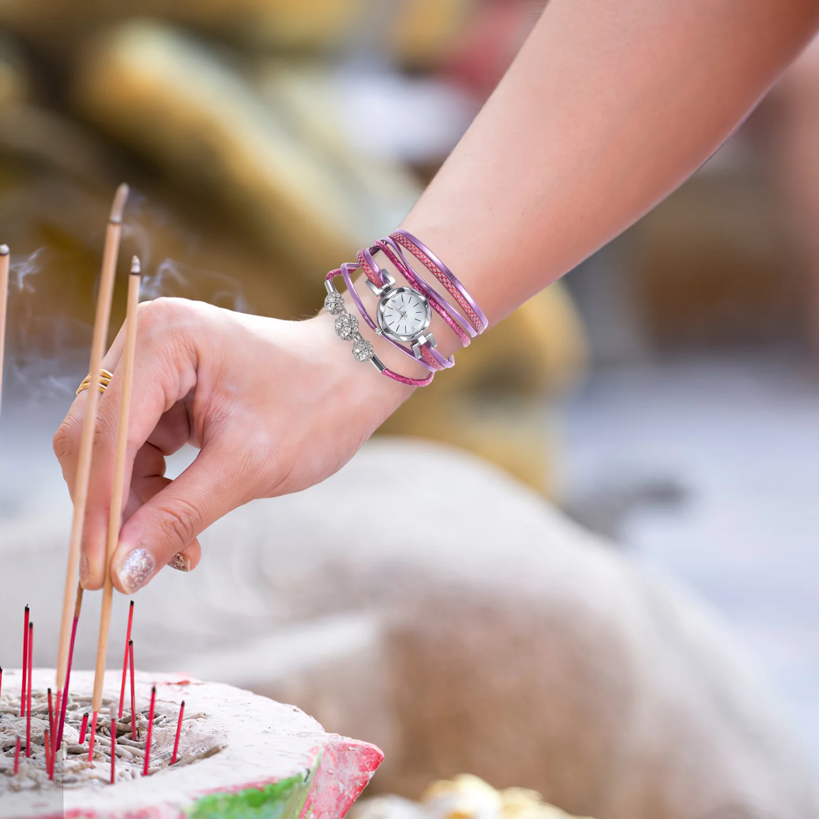 ساعة معصم كوارتز لؤلؤية عصرية هدية عيد ميلاد على الطراز العتيق للنساء ساعة هدية نسائية إبداعية أنيقة #3